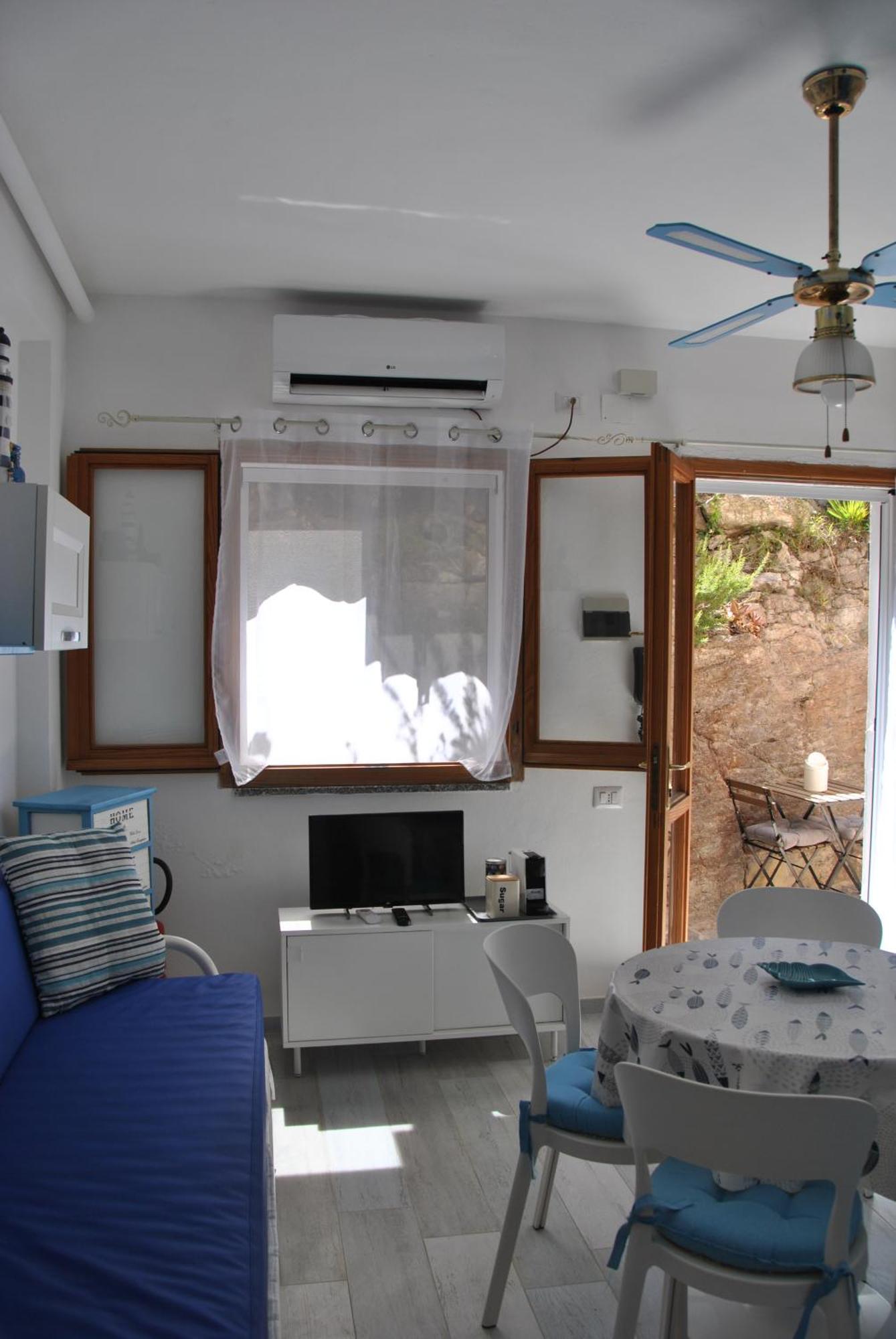 Casa Vacanze Casti - 41 Calasetta Εξωτερικό φωτογραφία